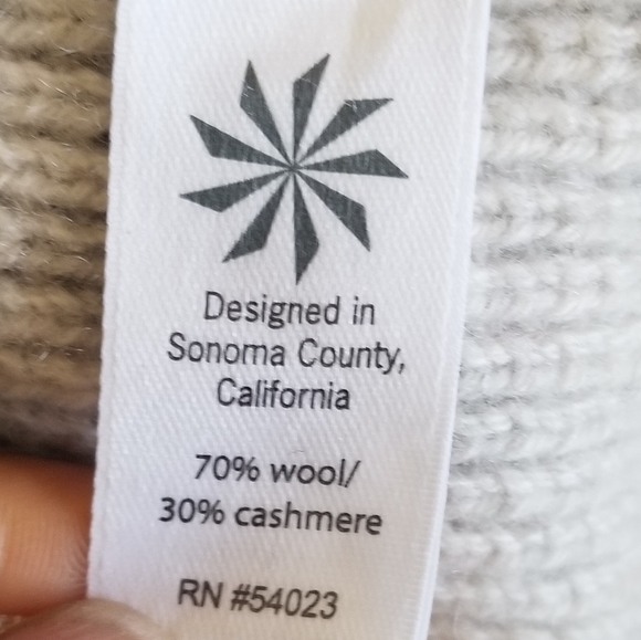 Athleta Wool and Cashmere Crew Neck Sweater - Picture 8 of 9